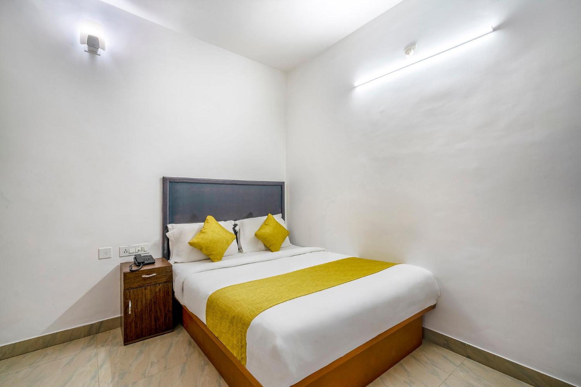 Fabhotel Abrigo Residency Anaviratty Exterior photo